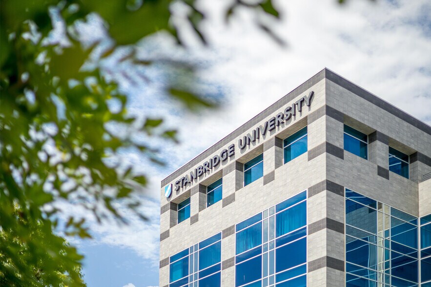 More Photos Of 1325 Spruce St, Riverside Office For Sale