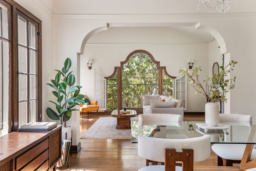 More Photos Of 326 N Sycamore Ave, Los Angeles Apartments For Sale