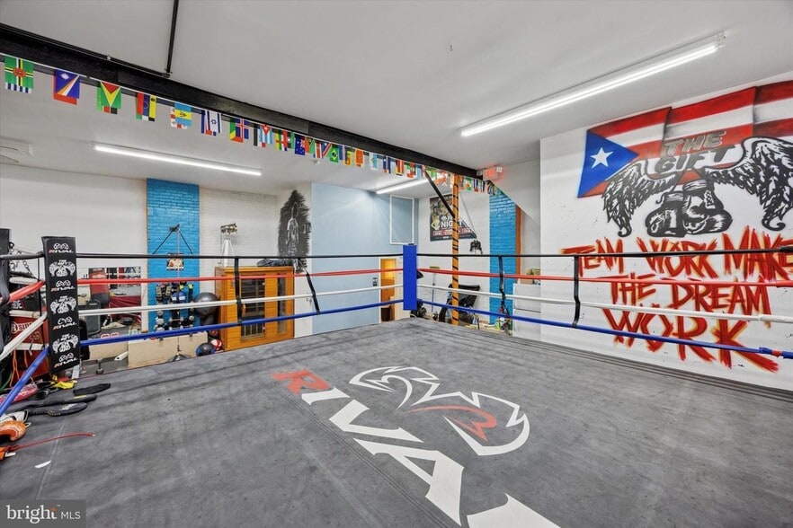 More Photos Of 840 E Atlantic St, Philadelphia Warehouse For Sale