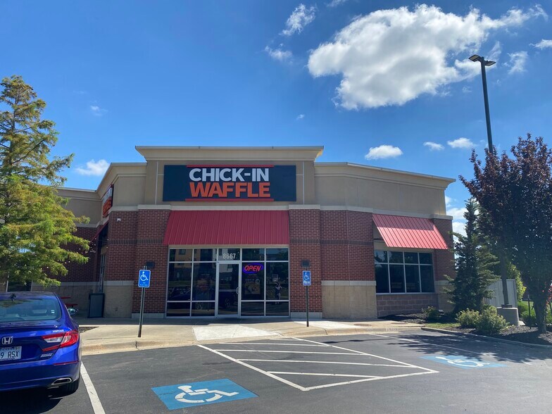 More Photos Of 8661-8667 W 135th St, Overland Park Freestanding For Lease