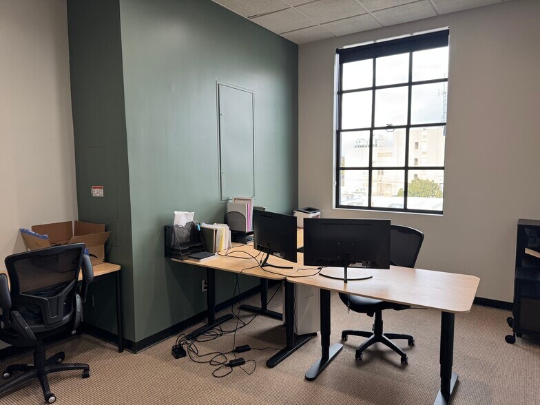 More Photos Of 1012 11th St, Modesto Office For Lease