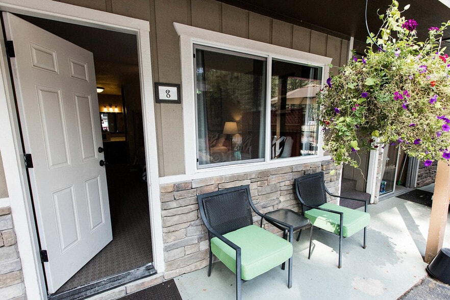 More Photos Of 1072 Ski Run Blvd, South Lake Tahoe Hotel For Sale