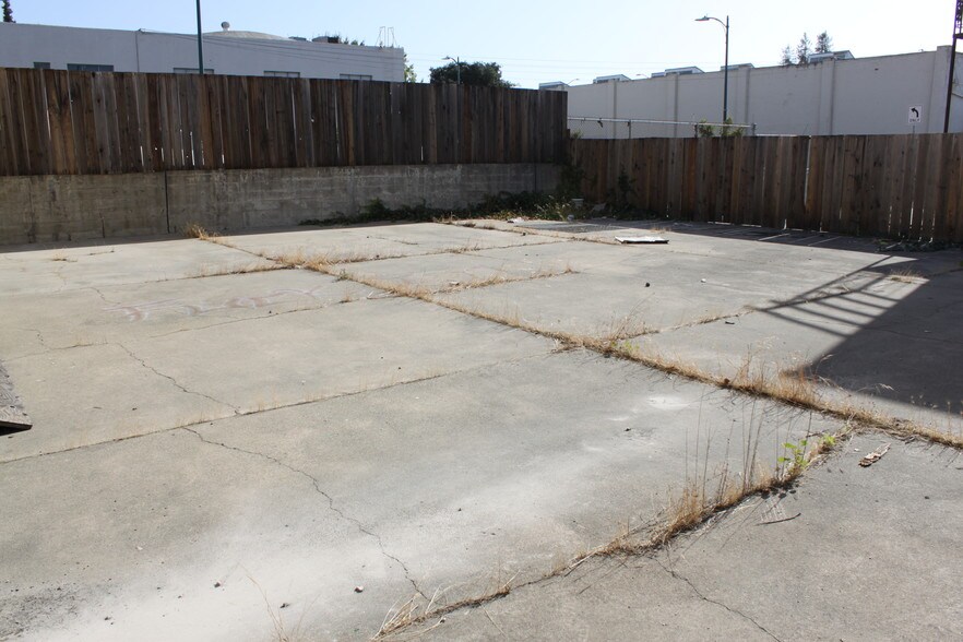 More Photos Of 943 B St, Hayward Restaurant For Sale