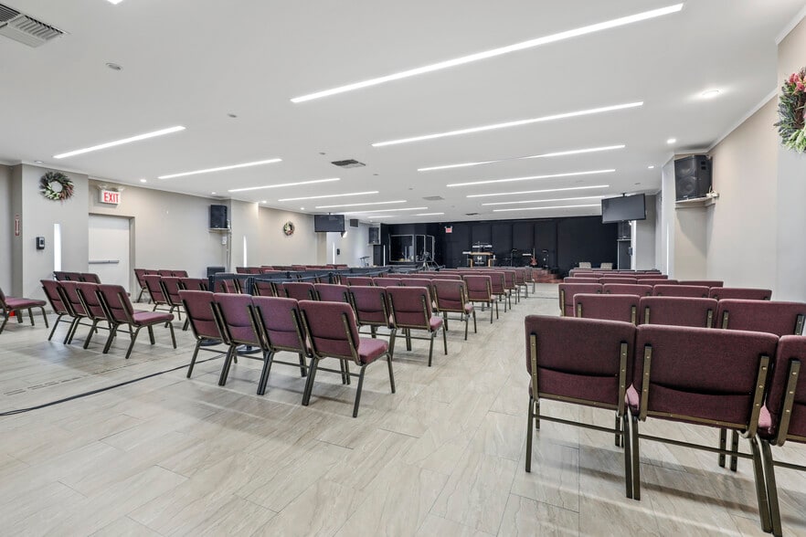 Primary Photo Of 7202 Myrtle Ave, Glendale Lodge Meeting Hall For Sale