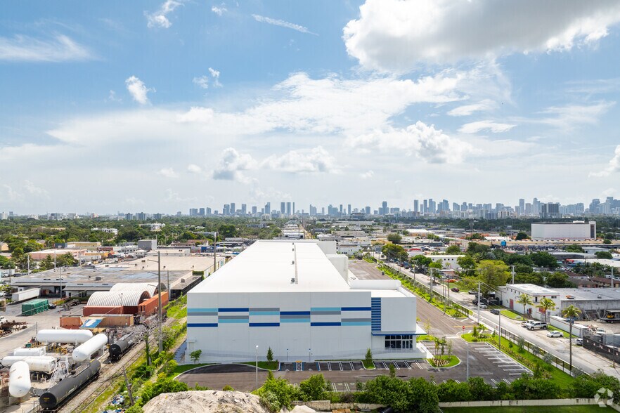 More Photos Of 2260 NW 27th Ave, Miami Refrigeration Cold Storage For Lease