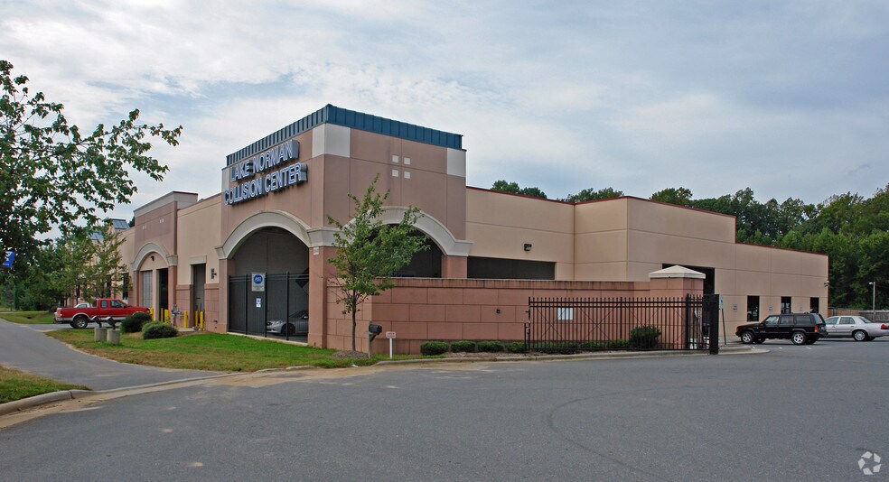 Primary Photo Of 20440 Chartown Dr, Cornelius Auto Repair For Sale