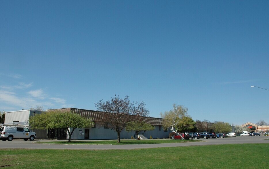 More Photos Of 1 Taconic Pl, Chatham Light Manufacturing For Lease