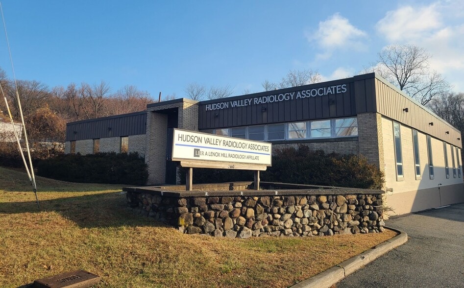 More Photos Of 260 N Route 303, West Nyack Storefront Retail Office For Lease