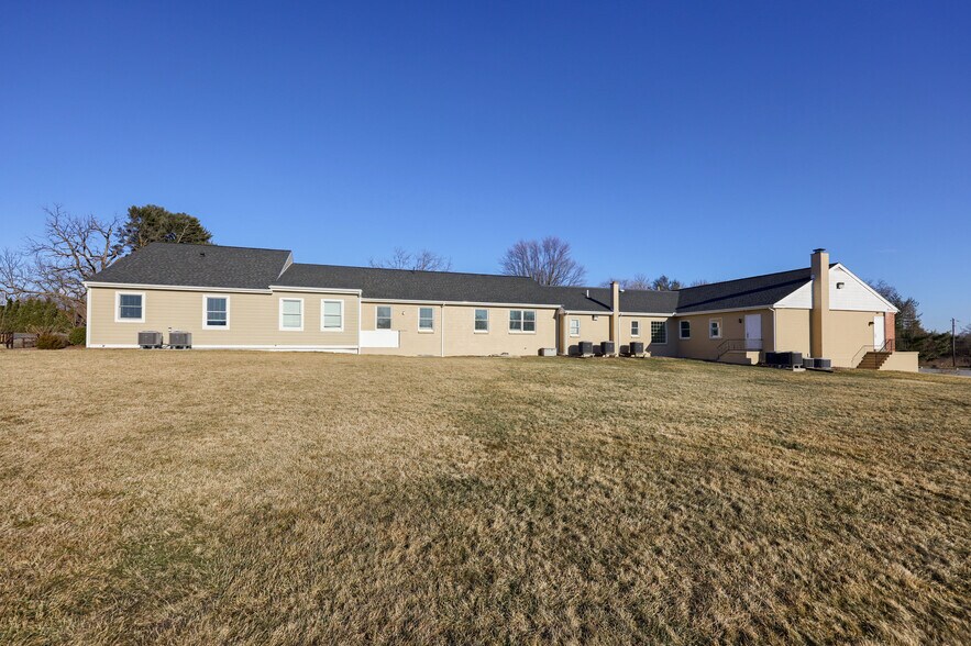 More Photos Of 121 Walnut Hill Rd, Millersville Religious Facility For Sale