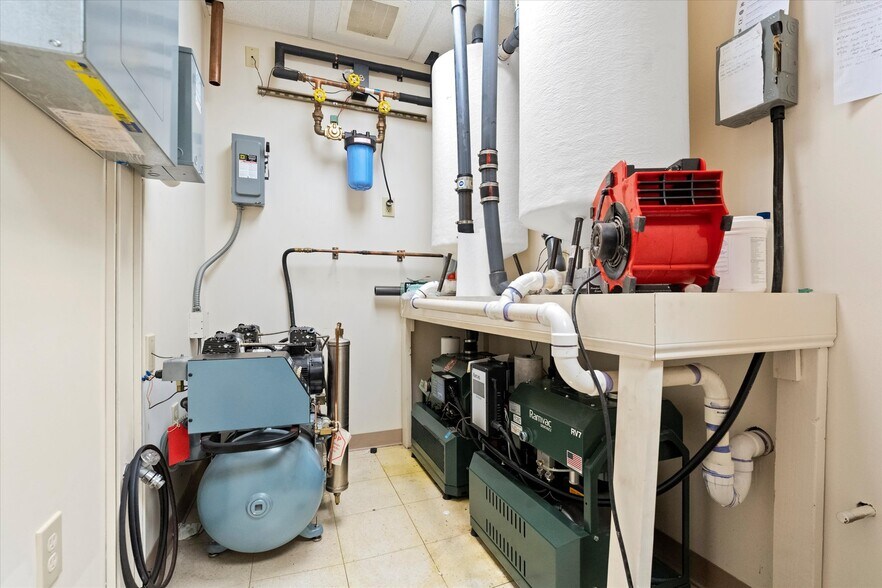 More Photos Of 1146 N New Hope Rd, Gastonia Medical For Sale