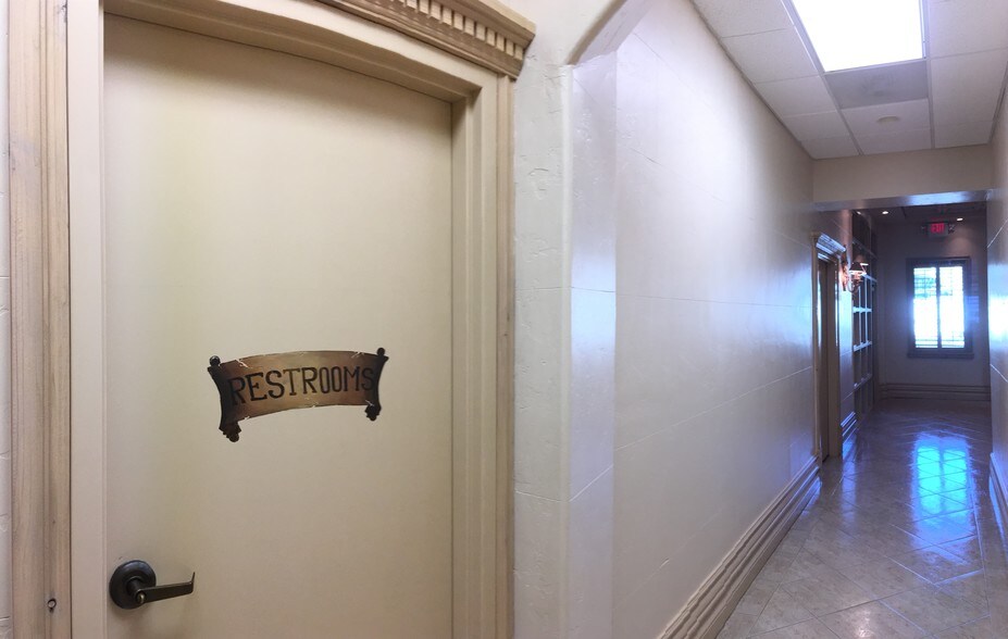 More Photos Of 5974 Silver Springs Dr, El Paso Office For Lease