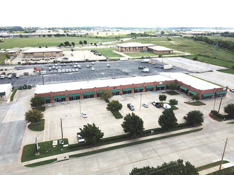 More Photos Of 1865 McGee Ln, Lewisville Flex For Sale