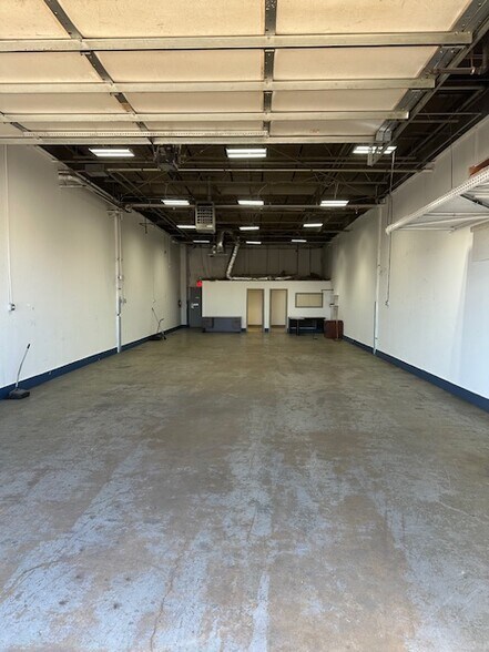 More Photos Of 1301 W Armitage Ave, Melrose Park Manufacturing For Lease