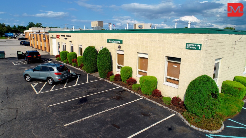 More Photos Of 14-38 East Mall, Plainview Warehouse For Lease