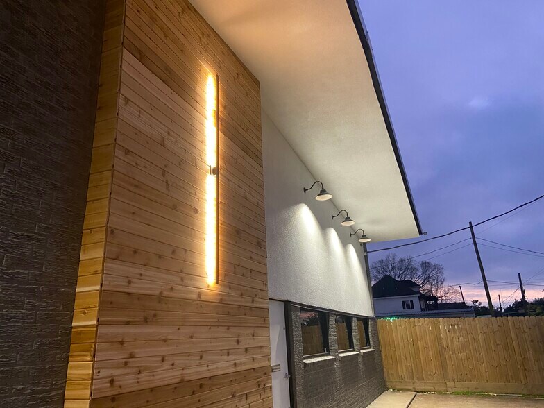 More Photos Of 2409 Austin St, Houston Warehouse For Sale