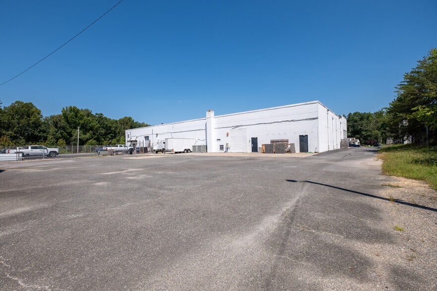 More Photos Of 7627 Leonardtown Rd, Hughesville Storefront Retail Office For Lease