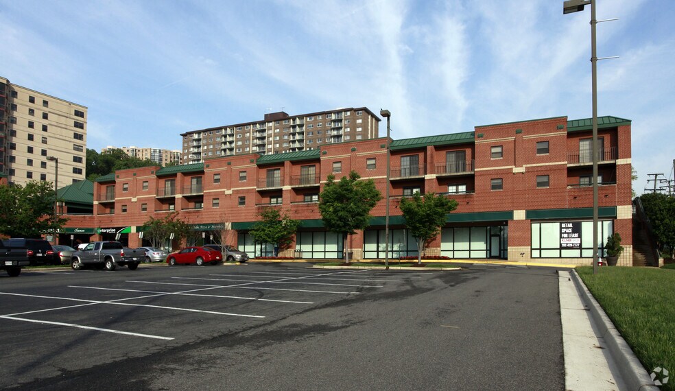 Primary Photo Of 5940-5990 Richmond Hwy, Alexandria Restaurant For Lease