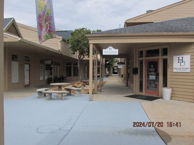 More Photos Of 913 Gulf Breeze Pky, Gulf Breeze Storefront Retail Office For Sale