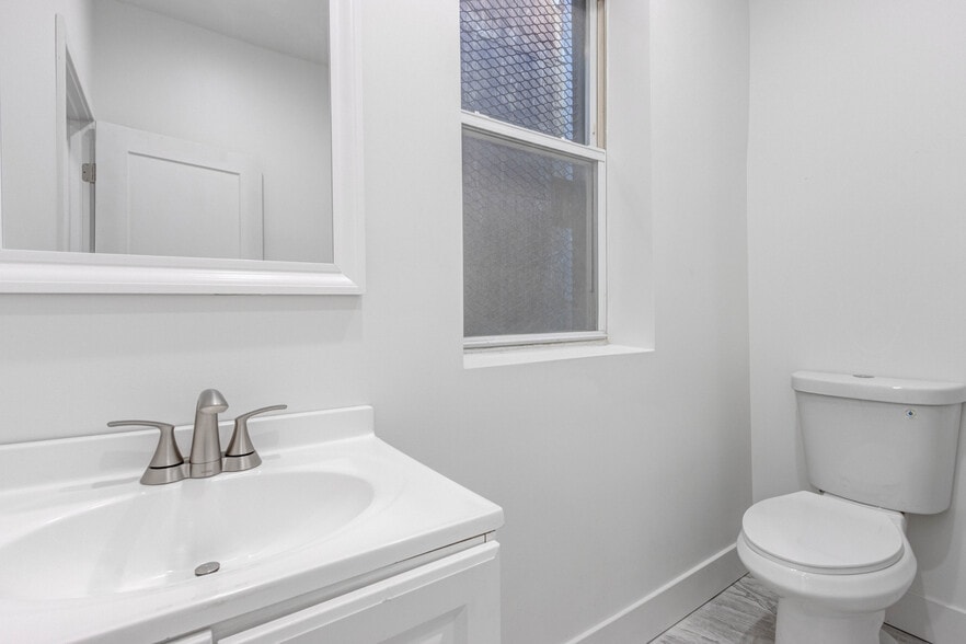 More Photos Of 833 N Howard St, Baltimore Storefront Retail Office For Lease