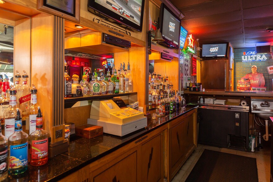 More Photos Of 6001 State Rd, Parma Restaurant For Sale