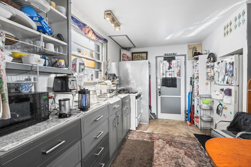 More Photos Of 4975-4979 Newport Ave, San Diego General Retail For Sale