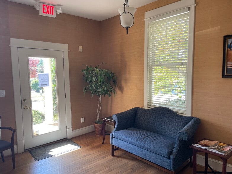 More Photos Of 720 W Hargett St, Raleigh Office For Lease