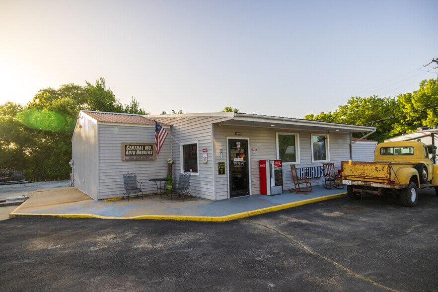 More Photos Of 23621 S State Route 291, Harrisonville Industrial For Sale