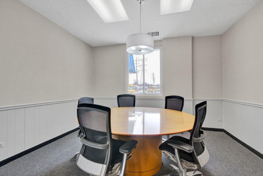 More Photos Of 999 N Main St, Glen Ellyn Office For Lease