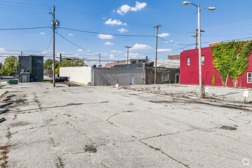 More Photos Of 610 S Adams St, Marion Industrial For Sale