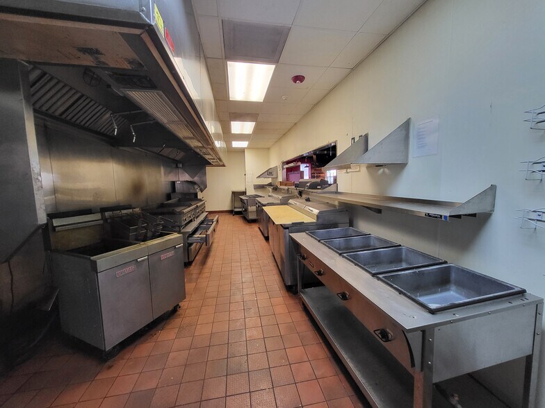 More Photos Of 3607 S Range Line Rd, Joplin Restaurant For Lease