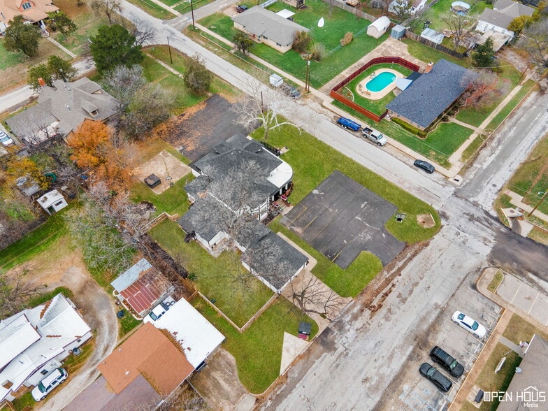 More Photos Of 405 W Gilbert St, Henrietta Hospitality For Sale