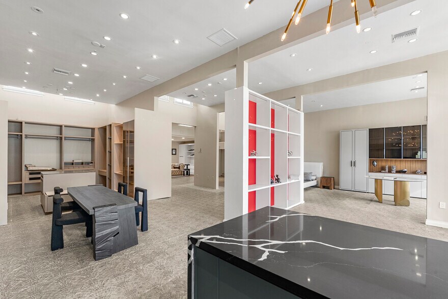 More Photos Of 8262 Melrose Ave, Los Angeles Storefront Retail Residential For Lease