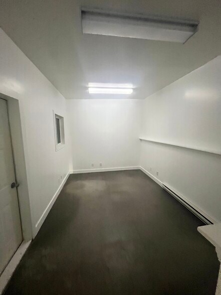 More Photos Of 4907 1st Ave, Edson Light Distribution For Lease