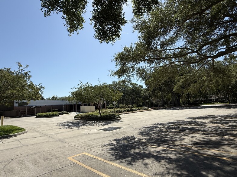 More Photos Of 4620 Woodland Corporate Blvd, Tampa Office For Sale