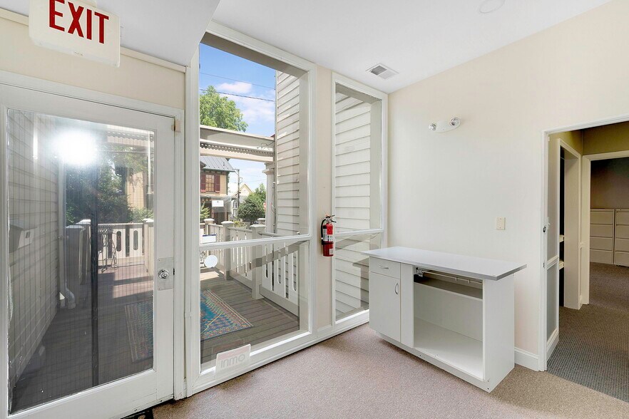 More Photos Of 201-203 Loudoun St SW, Leesburg Office Residential For Lease