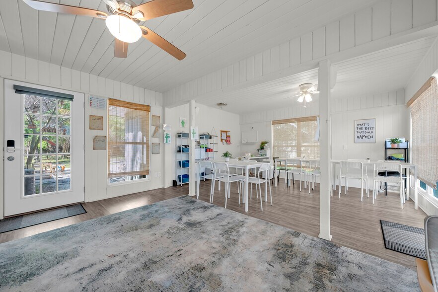 More Photos Of 1001 Randall Ave, Daphne Office Residential For Lease