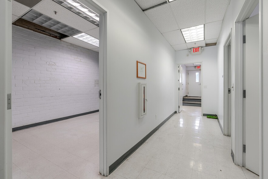 More Photos Of 700-710 W Wilson Ave, Glendale Warehouse For Sale