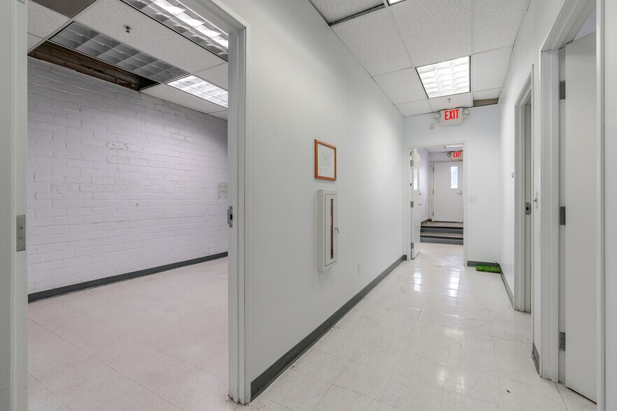 More Photos Of 700-710 W Wilson Ave, Glendale Office For Lease