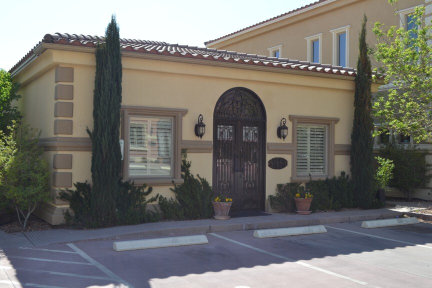 More Photos Of 154 N Festival Dr, El Paso Medical For Sale