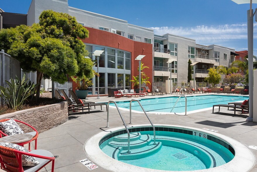 More Photos Of 6399 Christie Ave, Emeryville Apartments For Lease