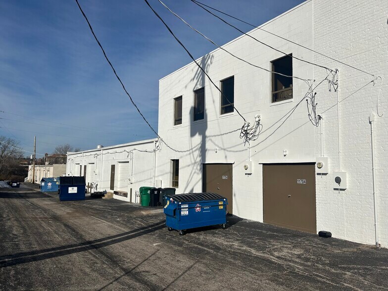 More Photos Of 11704-11718 Lackland Industrial Dr, Saint Louis Flex For Lease