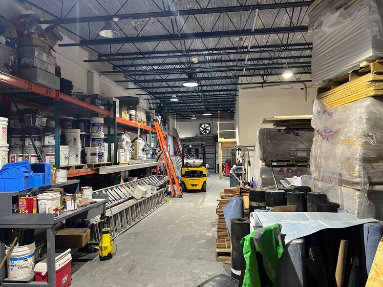 More Photos Of 1810 N Dixie Hwy, Hollywood Warehouse For Lease
