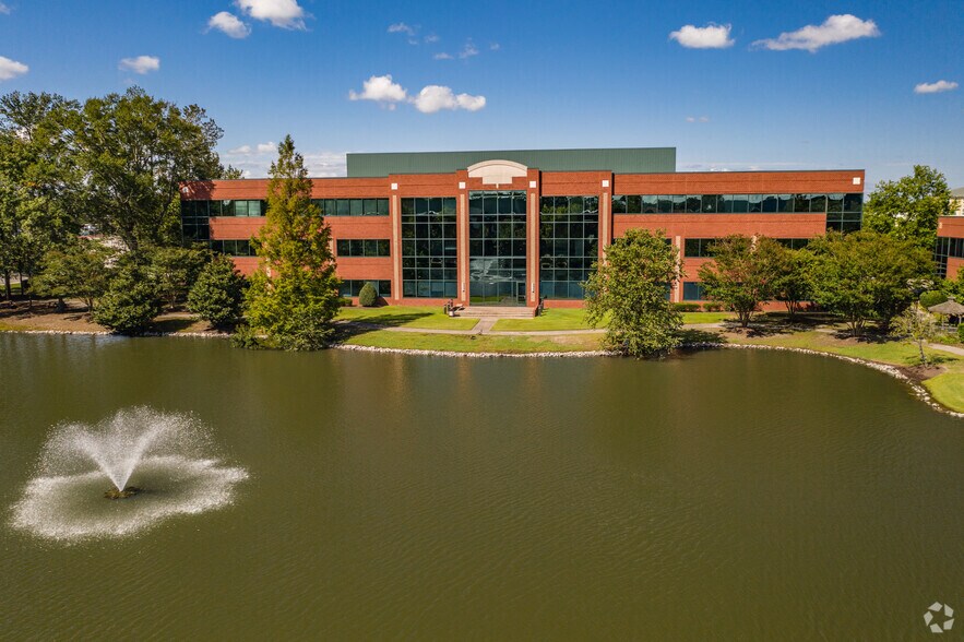 More Photos Of 1305 Executive Blvd, Chesapeake Office For Lease