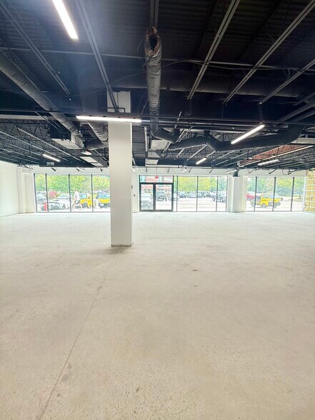 More Photos Of 118 Turnpike Rd, Southborough Office For Lease