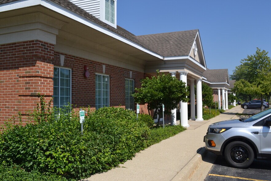 More Photos Of 310 S Greenleaf Ave, Gurnee Medical For Sale