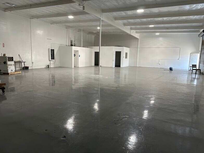 More Photos Of 5102-5108 Azusa Canyon Rd, Irwindale Unknown For Lease
