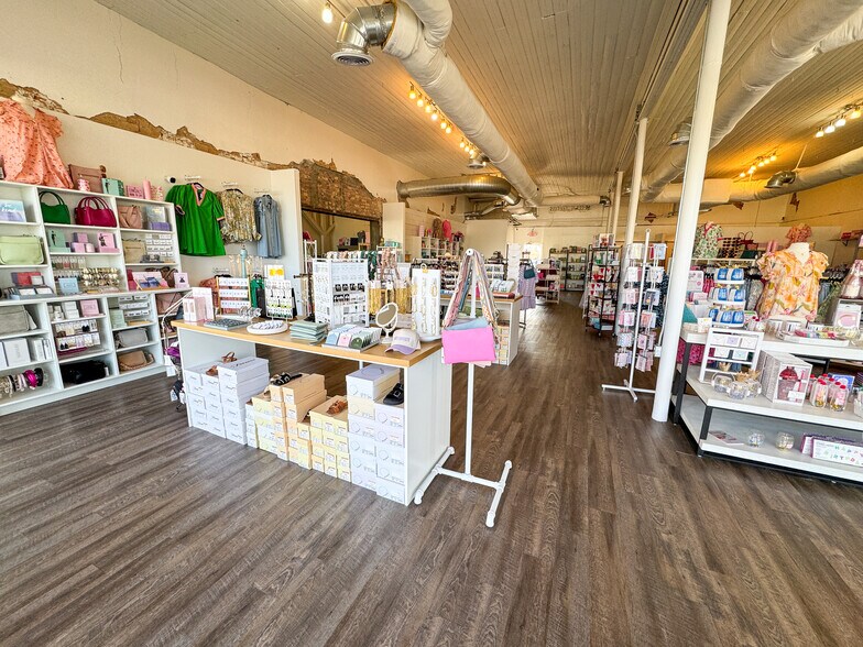 More Photos Of 115 S Goliad St, Rockwall Storefront Retail Office For Lease
