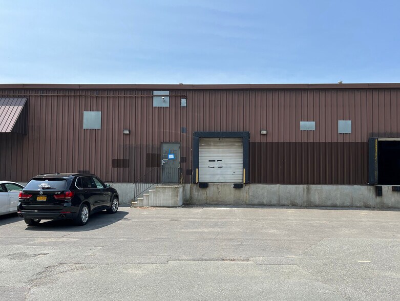 More Photos Of 21A Railroad Ave, Albany Warehouse For Lease