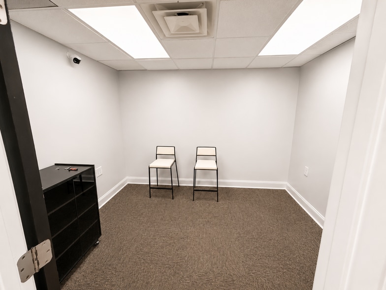 More Photos Of 24730-24736 Michigan Ave, Dearborn Freestanding For Sale