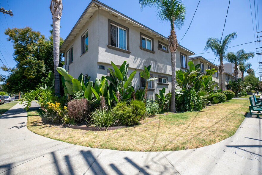 Primary Photo Of 15455 Vanowen St, Van Nuys Apartments For Sale